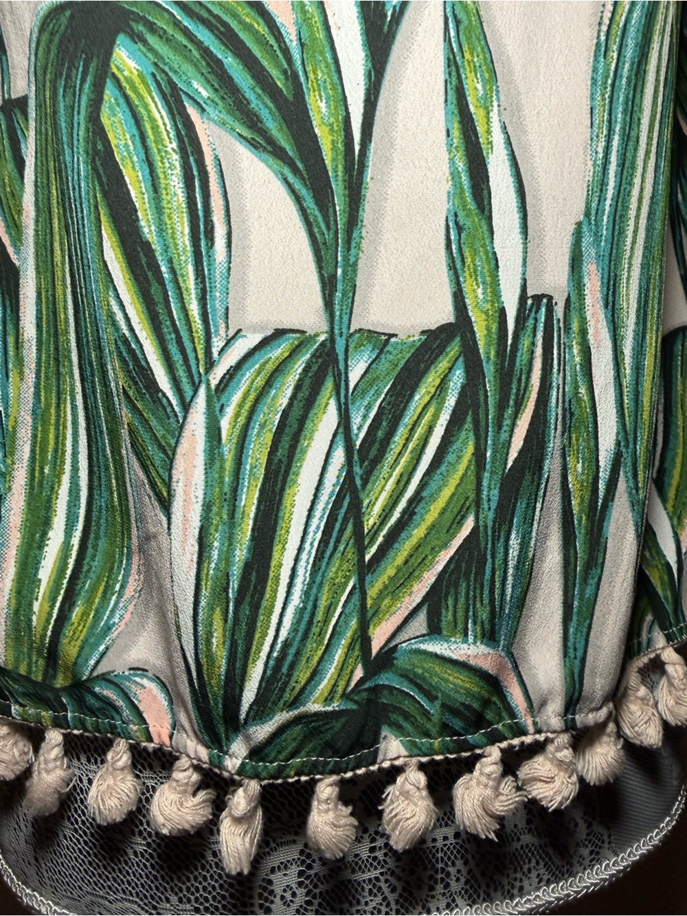 ⭐️3/$20 Japna women’s halter top with Green palm Leaf Print Pom tassel trim S - Picture 2 of 8